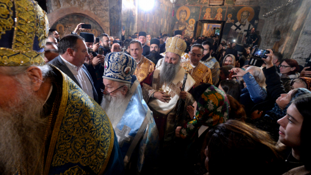 OSVEŠTAO OBNOVLJENI HRAM U VUKOVARU Patrijarh Porfirije služio liturgiju u Sabornom hramu Svetog Nikolaja Mirlikijskog