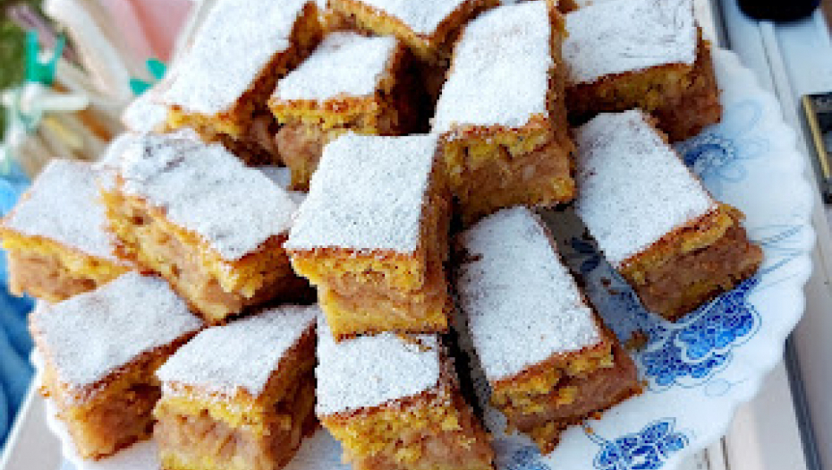 NAJEDNOSTAVNIJI I NAJBRŽI RECEPT ZA STARINSKI KOLAČ Lenja pita sa jabukama, penasta i izdašna