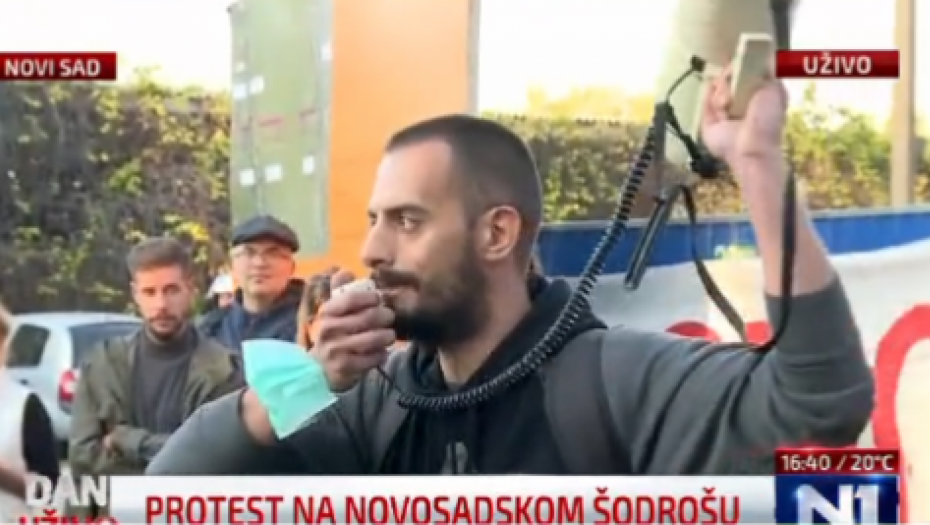 ANTI-MOSTARE PREDVODI ČOVEK KOJI JE UNIŠTAVAO SRPSKU ZASTAVU Ekstremista Brajan Brković nadmašio dedu srbomrsca! (VIDEO)