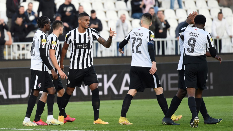 VAR SPASAO PARTIZAN Crno-beli pobedili Napredak i nastavili poteru za Zvezdom