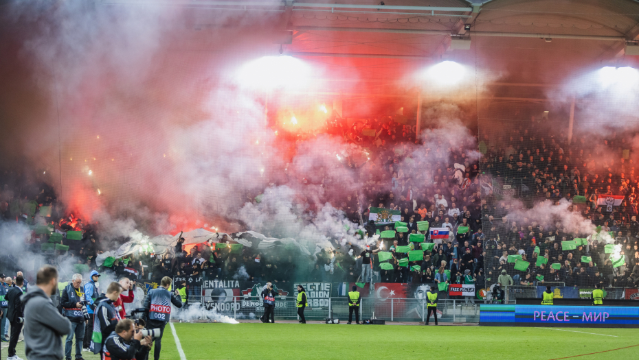 POTPUNI HAOS Navijači Fejenorda napravili skandal na stadionu u Gracu