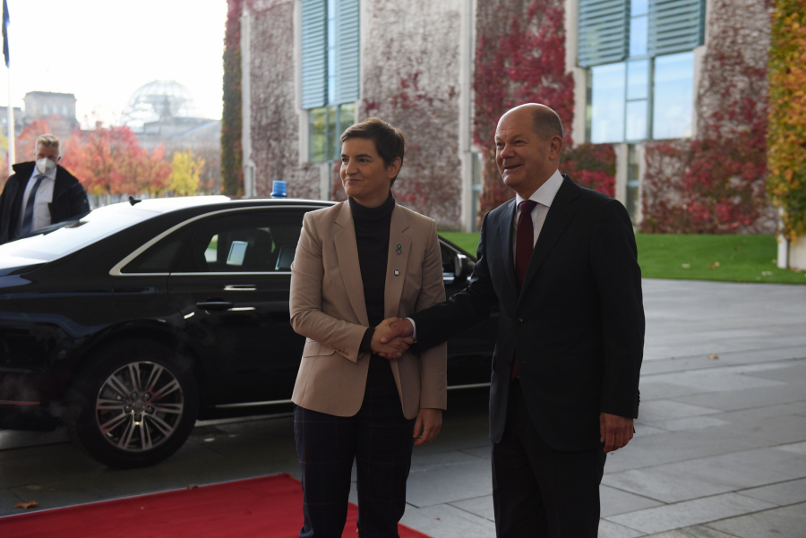 BORELJ I LAJČAK SE PRAVE NEVEŠTI! Brnabić: Rekli su da su za neutralne tablice, ali da ništa ne mogu da urade!