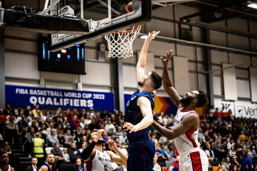 KRUPAN KORAK KA MUNDOBASKETU Srbija slomila otpor žilavih Britanaca tek u finišu i približila se  plasmanu na Svetsko prvenstvo, sledi važan meč sa Turcima u Beogradu