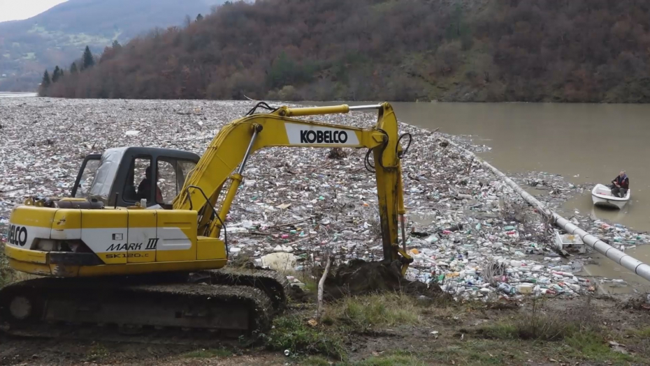 Crnogorsko đubre preplavilo Priboj!