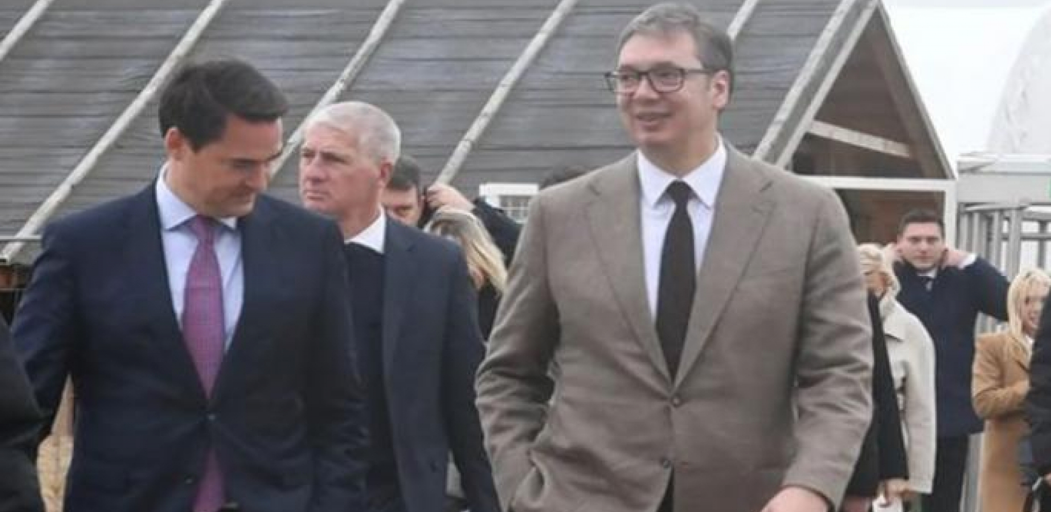 "BOG NAS JE POGLEDAO" Vučić poručio gastarbajterima: Vratite se kući što pre! (FOTO)