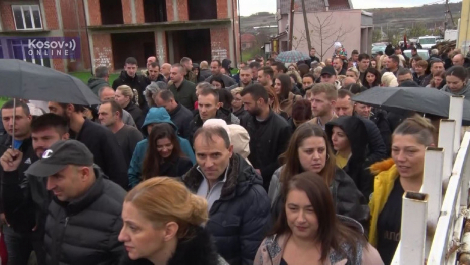 SRBI NA VELIČANSTVENOM SKUPU U GRAČANICI: Pružamo čvrstu podršku braći i sestrama na severu (VIDEO)