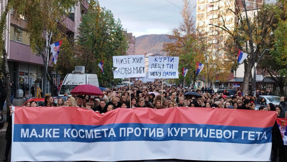 "KURTI, DECU TI NEĆU DATI!" Hiljade žena i majki sa Kosmeta u protestu protiv Aljbinovog režima! (FOTO)