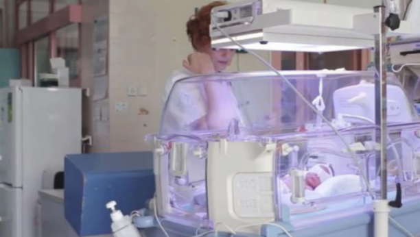 JECAJUĆI JE POBEGLA U SPAVAĆICI Bolna priča iz Zemunske bolnice, majka ostavila bebu, zna se i zašto