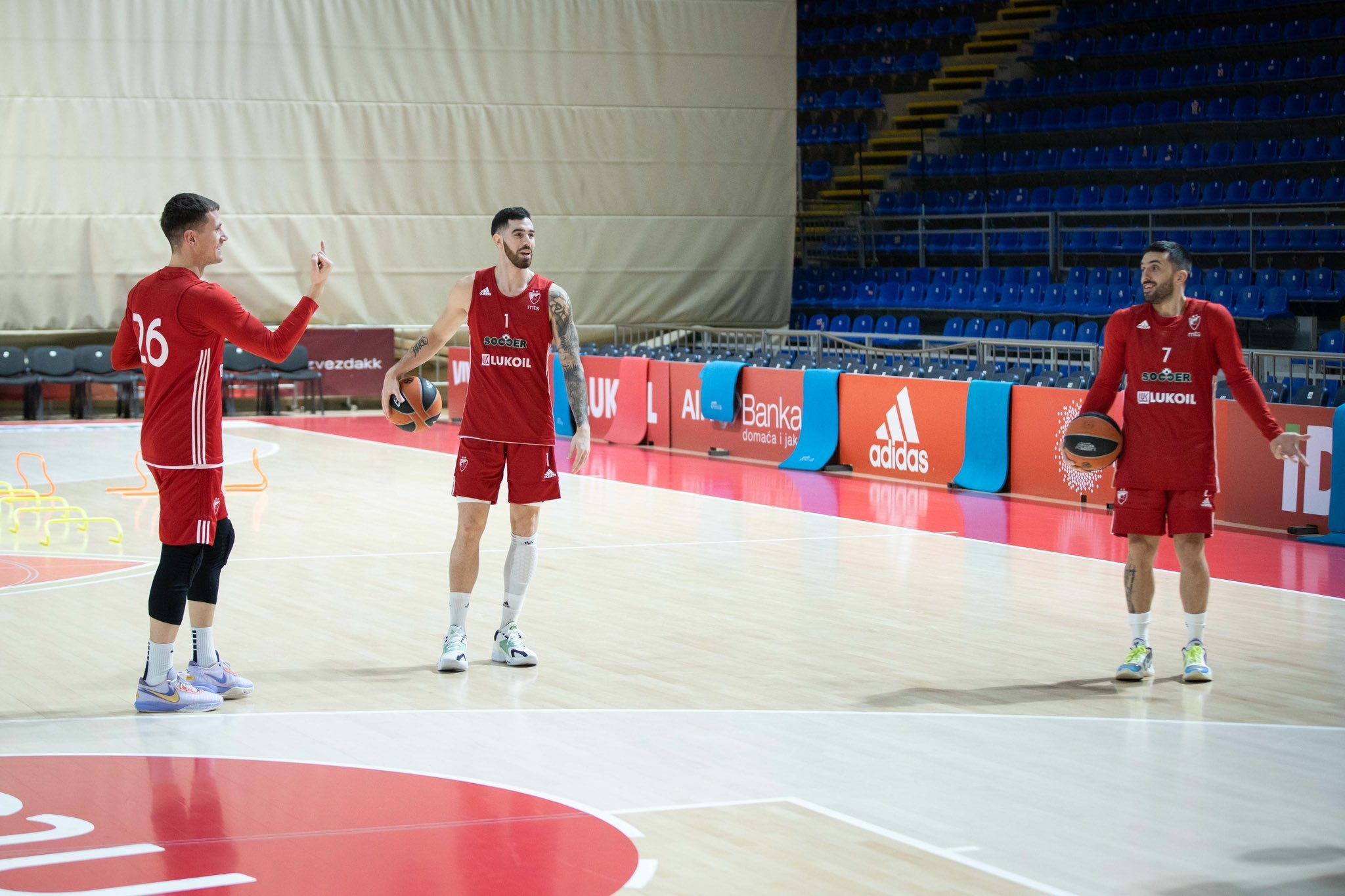 JOKIĆ I DONČIĆ OBOŽAVAJU ZVEZDU Argentinac odradio prvi trening sa crveno-belima: Od njih sam naučio psovke na srpskom