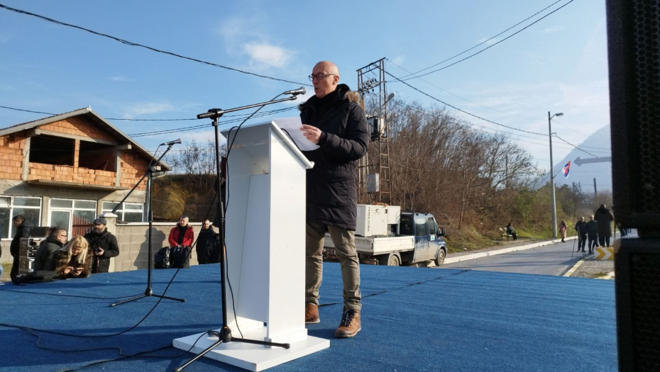 NE MOŽEMO MIRNO DA STOJIMO DOK NAS GAZE Rakić: Nećemo se predati onima koji bi da zatru sve što je srpsko!