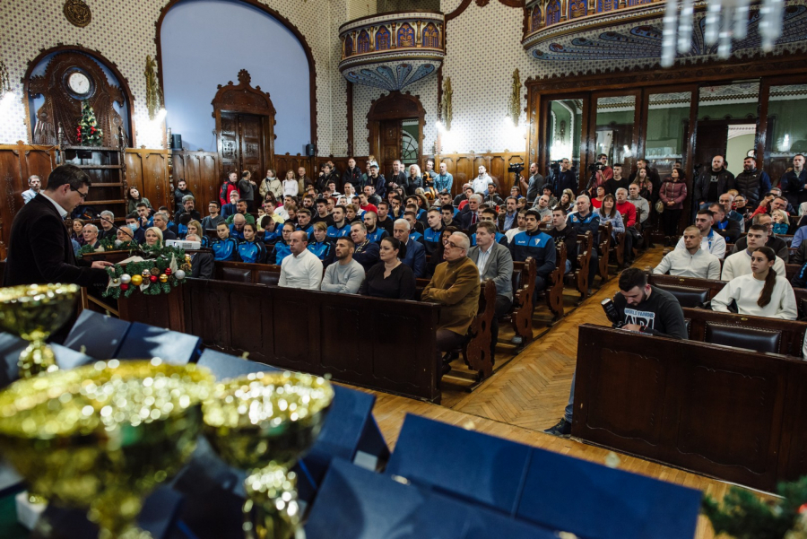 Gradonačelnik Bakić uručio prelazne pehare najboljima u akciji „Sportista godine Subotice“