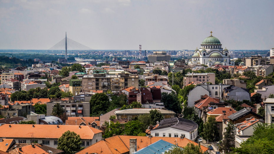 ŠTA JE UDARNA VEST ZA ŠOLAKOVE MEDIJE? Ne morate biti poznati, dovoljno je da žestoko pljunete po Beogradu!