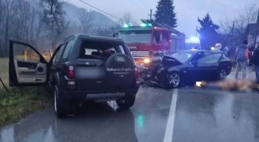 STRAVIČNE SLIKE SA MESTA SAOBRAĆAJNE NESREĆE KOD LJUBOVIJE U sudaru BMW-a i 