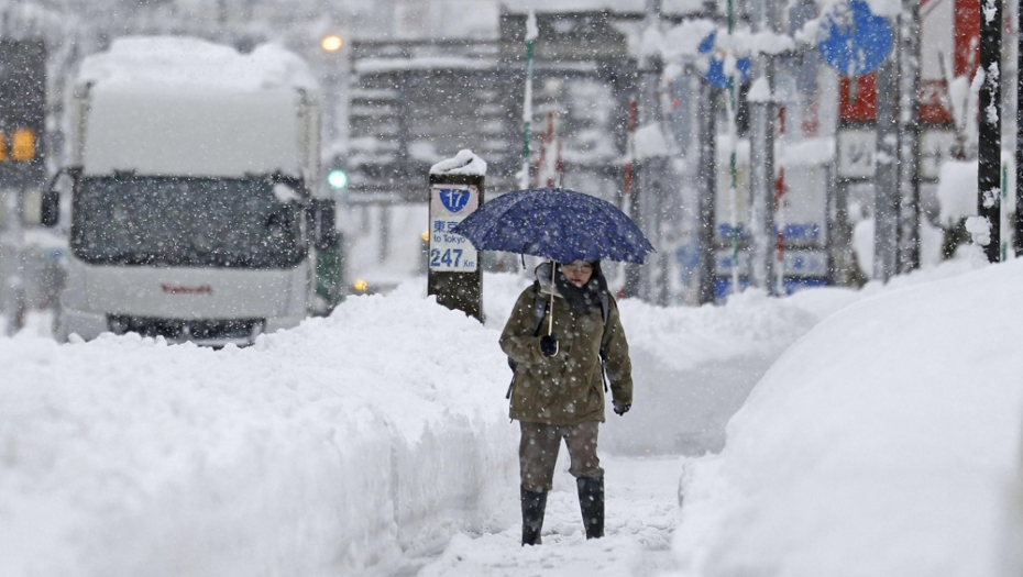 DESETINE MRTVIH JAPANU! Sneg okovao ostrva, ovako nešto nikada nisu videli!