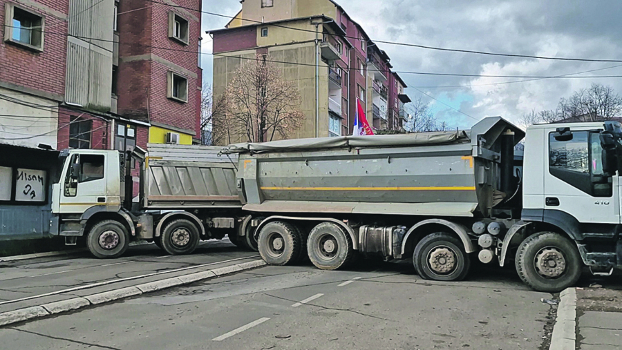 KURTI: Pitanje je dana kad ću srušiti barikade! ODGOVOR NARODA: PODIŽEMO NOVE!