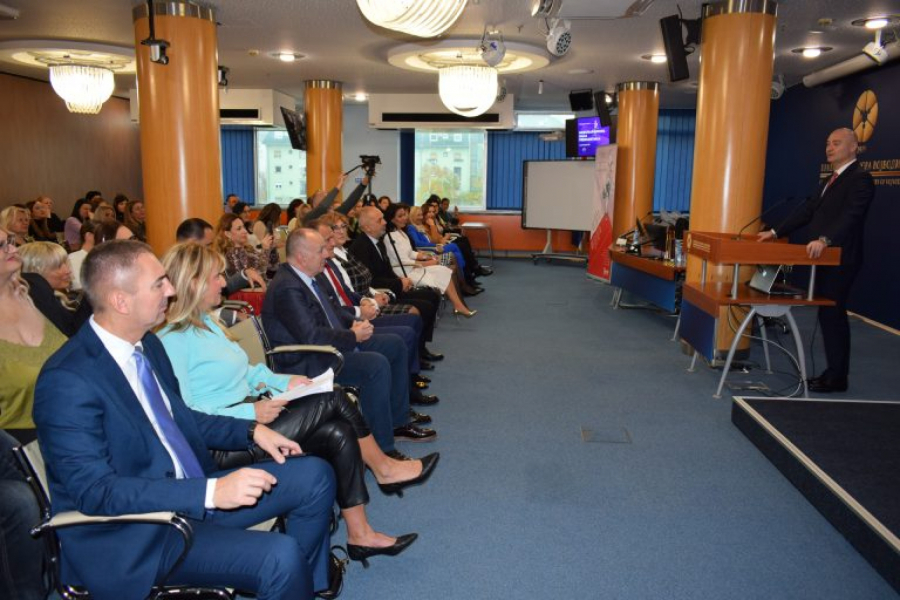 Ćurčić i Ivanišević na konferenciji posvećenoj preduzetnicama uoči Međunarodnog dana žena preduzetnica