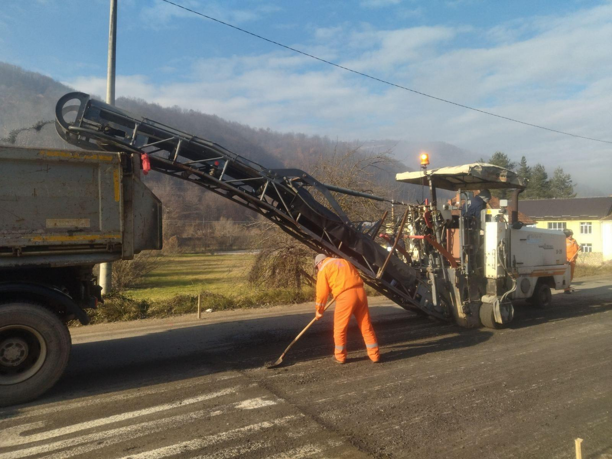 OBEĆANJE ISPUNJENO Počelo postavljanje platformi na kritičnim tačkama u Novom Pazaru