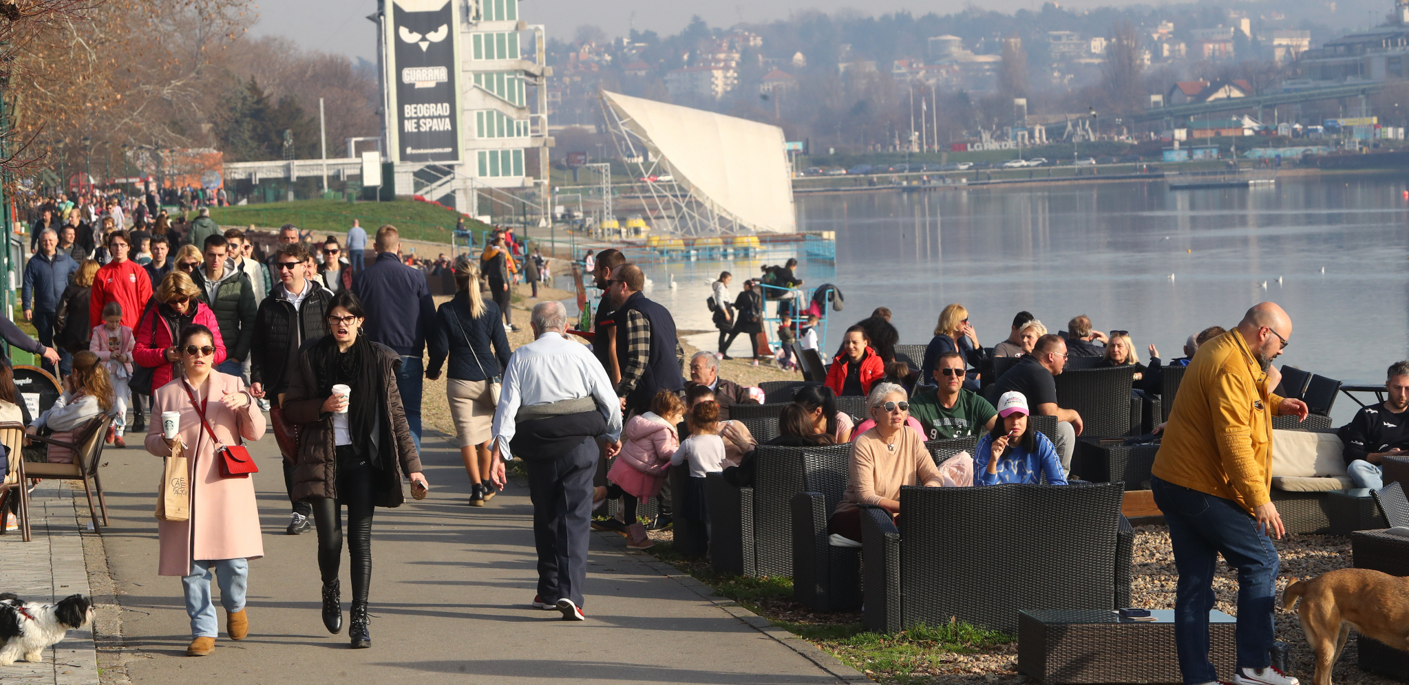 PRAZNICI NAM DONOSE TOPLO I SUNČANO VREME A onda od ovog datuma sledi totalni preokret!