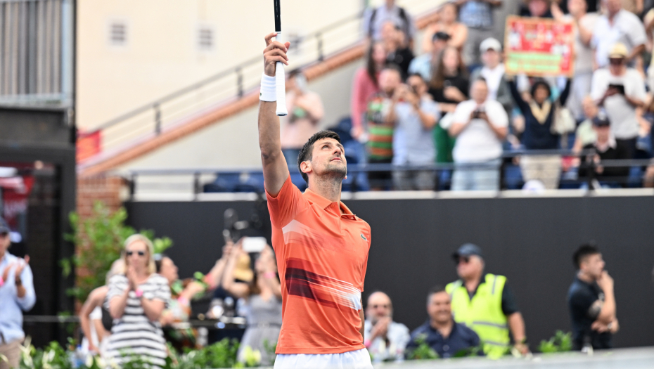 NOVAK SA TERENA OTIŠAO PRAVO U CRKVU Đoković poslao poruku vernicima (FOTO)