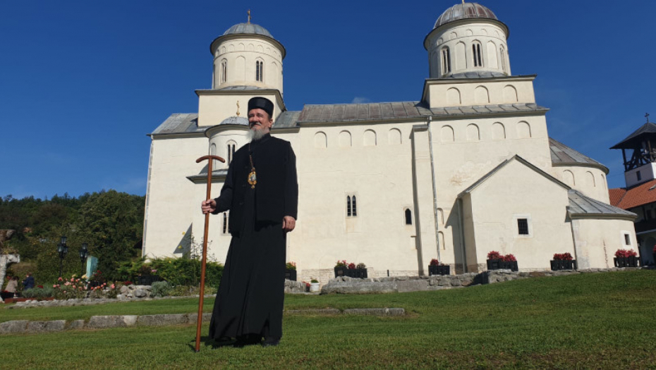 SNAŽNA PORUKA STIGLA IZ VELIKE SRPSKE SVETINJE Oglasio se vladika mileševski Atanasije