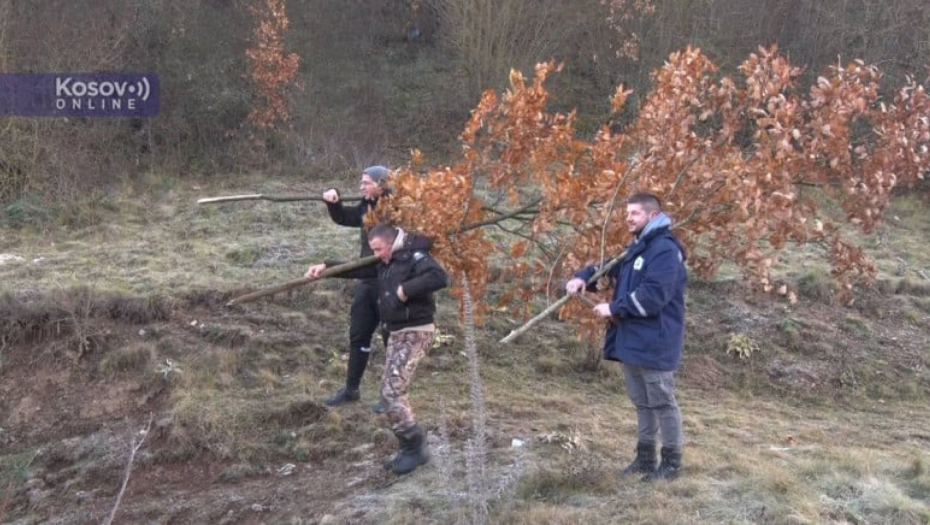 SRBI NA KiM SLAVE BADNJI DAN UZ PESME I TROBOJKE: "Moramo da se držimo zajedno da bi opstali" (FOTO/VIDEO)