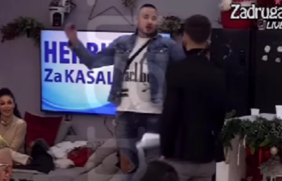 UNEO MU SE U LICE Filip Car pretio voditelju Zadruge 6 : Neću da se plašim da pričam sa ušesnicima! (VIDEO)