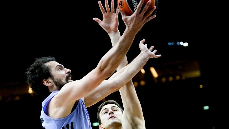 VIRTUS PAO U DRAMI Teo odigrao maestralnu partiju pa isključen, Olimpijakos se provukao u Bolonji (VIDEO)