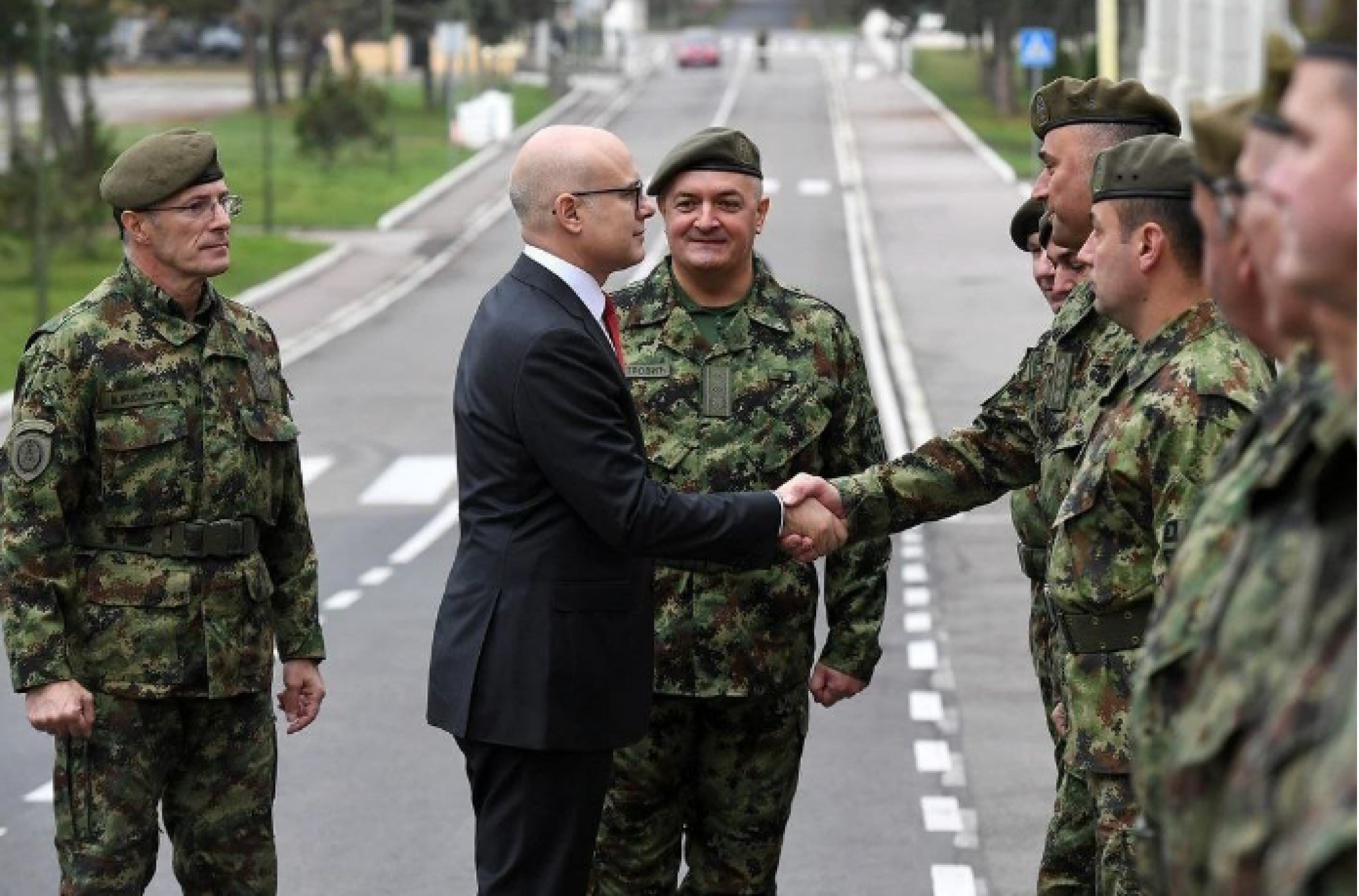 MOĆNA PORUKA MINISTRA ODBRANE Jaka vojska znači i jaka Srbija