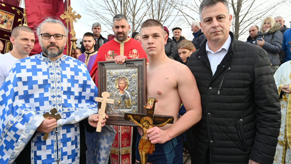 KOD BEOGRADSKE TVRĐAVE Plivanje za Časni krst na Krstovdan