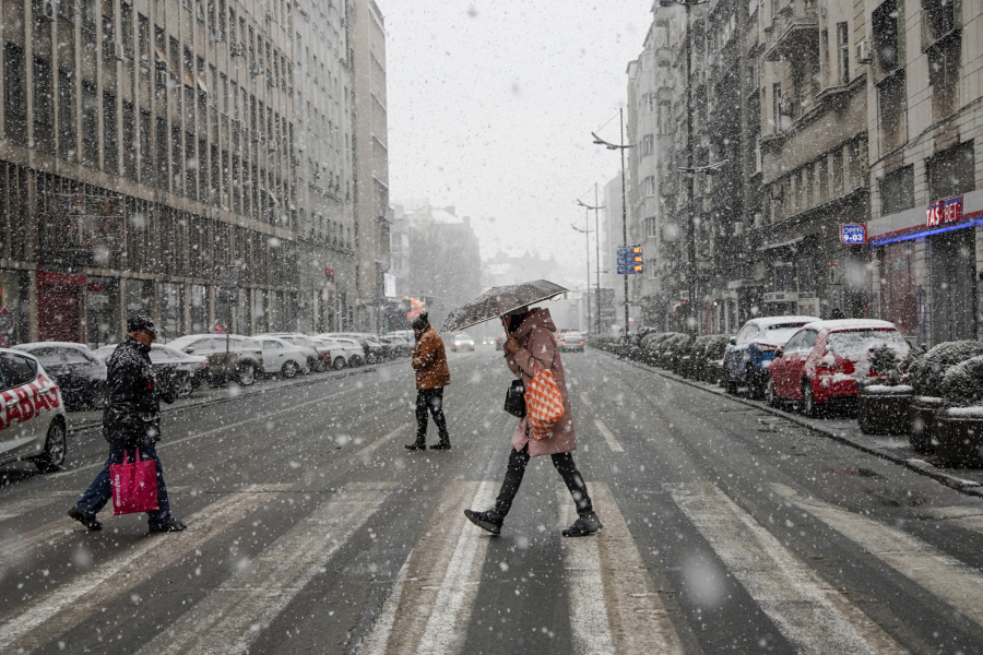 SRBIJA SE BELI, TEMPERATURA NE PRELAZI NULU Otkriveno kada će sneg prestati da pada