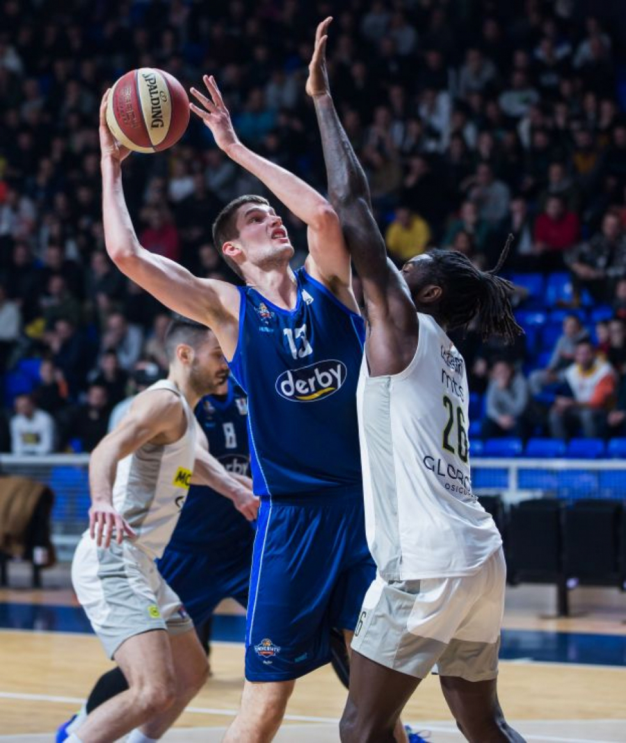 STUDENTI PALI NA CRNO-BELOM ISPITU Partizan u Podgorici savladao Studentski centar pred drugi evroligaški derbi u sezoni