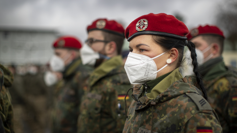 NEMAČKA VOJSKA U FRCI ZBOG - ŽENA! Koštaće ih kao Petra kajgana