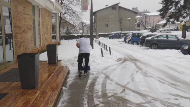 GRAĐANI, PORED ČIŠĆENJA SNEGA NA OVO OBAVEZNO OBRATITE PAŽNJU Preti kazna do 100.000 dinara i tu nije kraj mogućih nevolja!