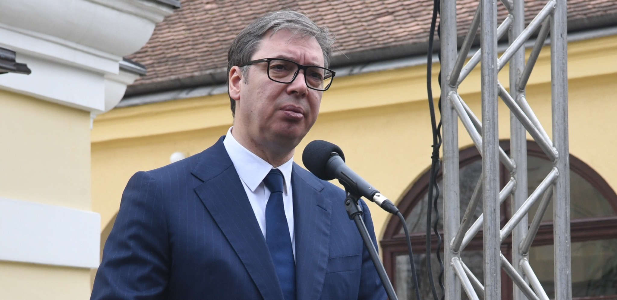 STARU CRKVU U KRAGUJEVCU PODIGAO MILOŠ PRE 200 GODINA U porti u kojoj se Vučić obratio narodu je usvojen Sretenjski Ustav