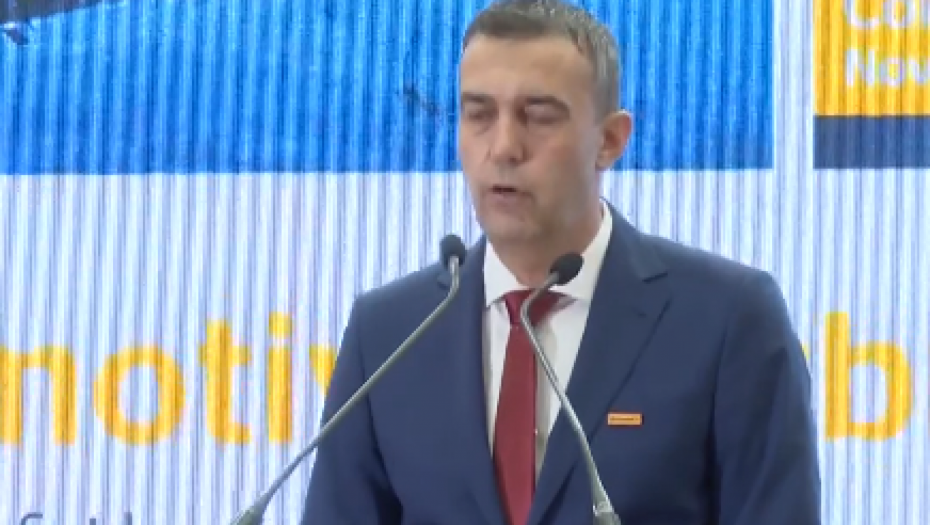 PREDSEDNIK U NOVOM SADU Vučić: Prosečna plata 1.000 evra do 2025! (VIDEO)