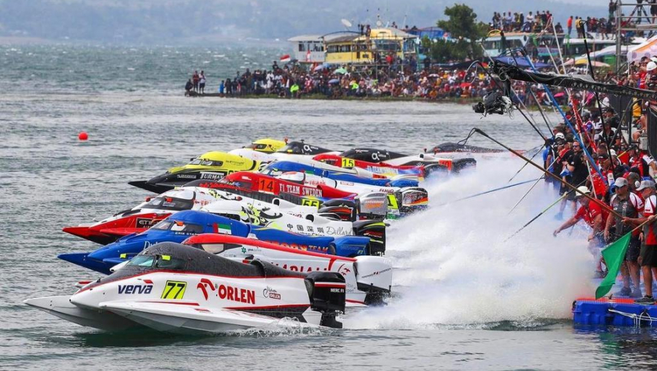 DA LI ZNATE ŠTA JE FORMULA NA VODI? O ovom sportu će se tek pričati, a Srbija ima majstora koji pomera granice i piše istoriju (FOTO)