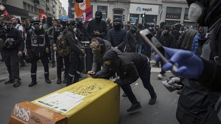 Tanjug/AP Photo/Laurent Cipriani