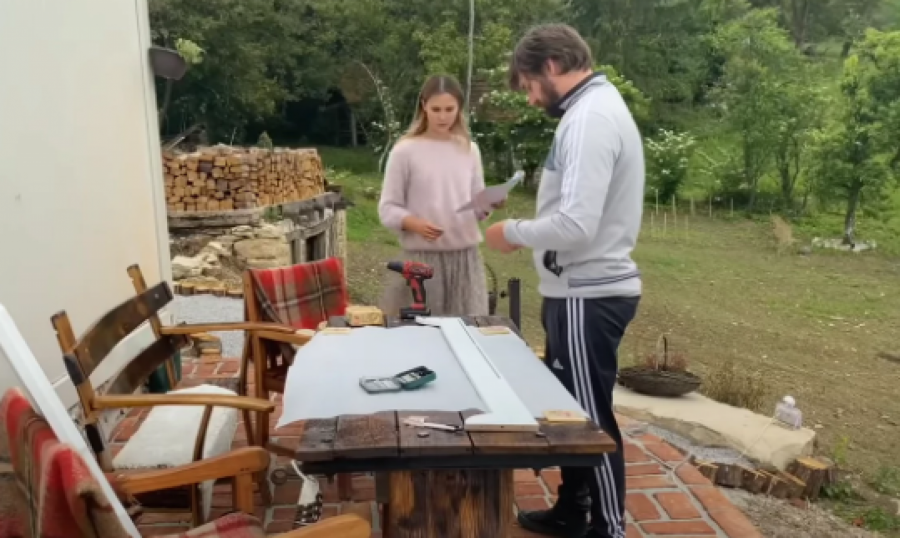 MESECIMA ŽIVELI U KONTEJNERU Naša glumica na nogama, van sebe zbog onoga što se sada dešava, hitno se oglasila i obavestila sve! (FOTO)