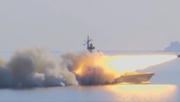 "MOSKIT P-270" POGODIO METU Rusija ispalila krstareće rakete u Japanskom moru (VIDEO)