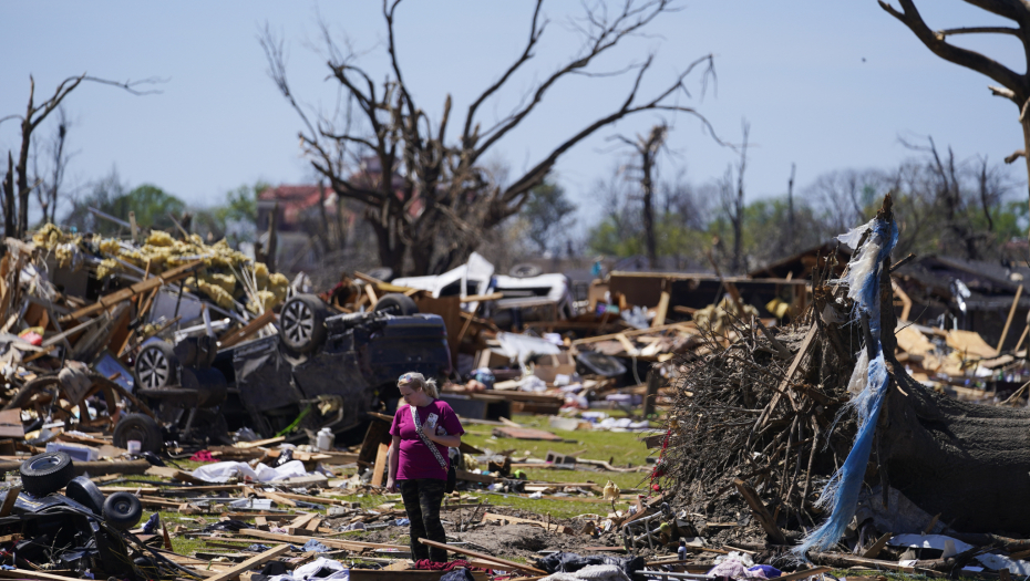 TORNADO RUŠIO SVE PRED SOBOM Padao grad veličine bejzbol lopte