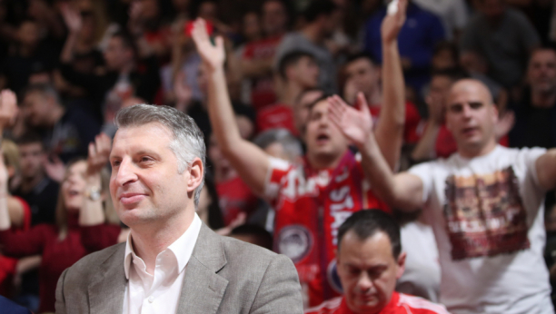 ŽIVA LEGENDA EVROLIGE STIGLA U "PIONIR" Slavni košarkaš gleda duel Zvezde i Olimpijakosa, tu su i Dončić i Pero Antić (FOTO)