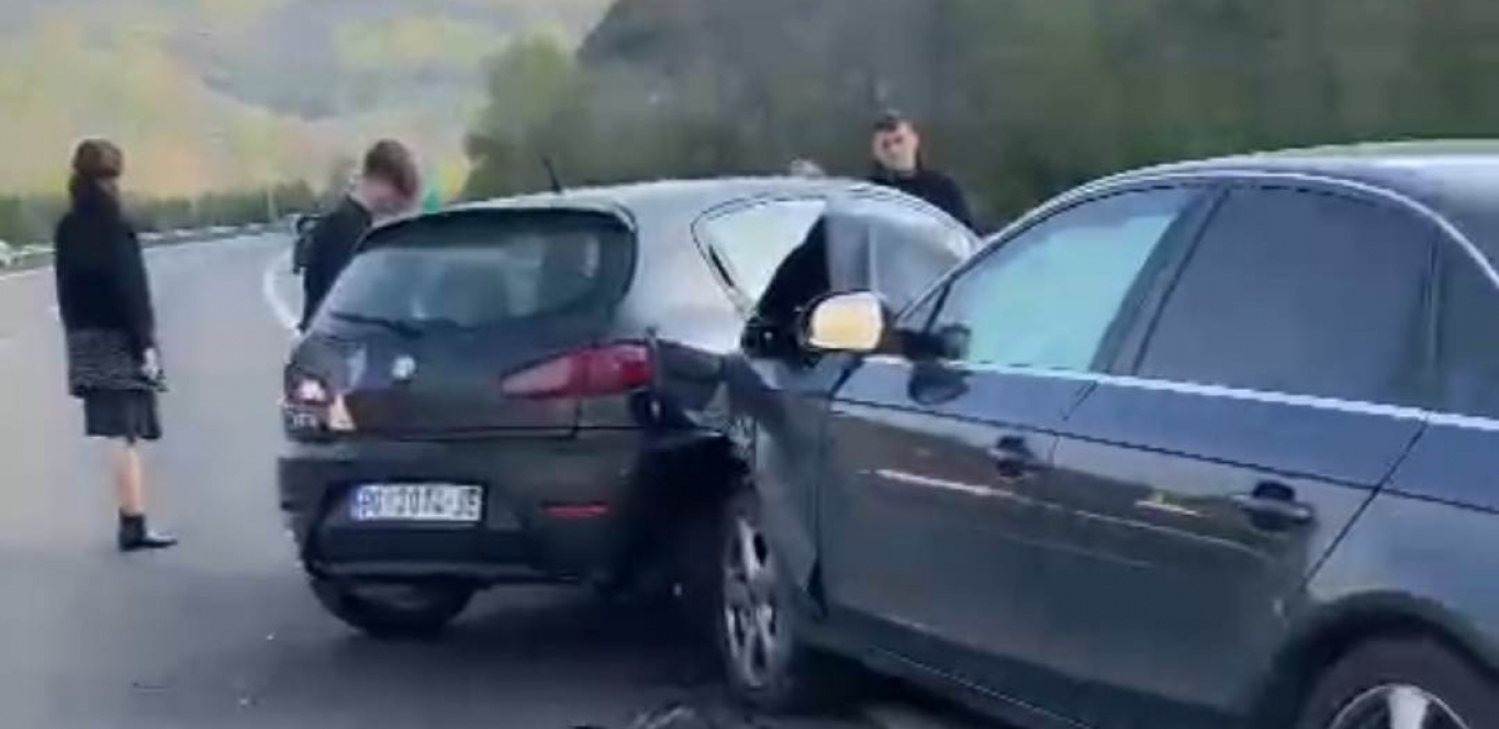 JEZIV UDES KOD BUBANJ POTOKA Sudarila se tri vozila, obustavljen saobraćaj! (FOTO/VIDEO)