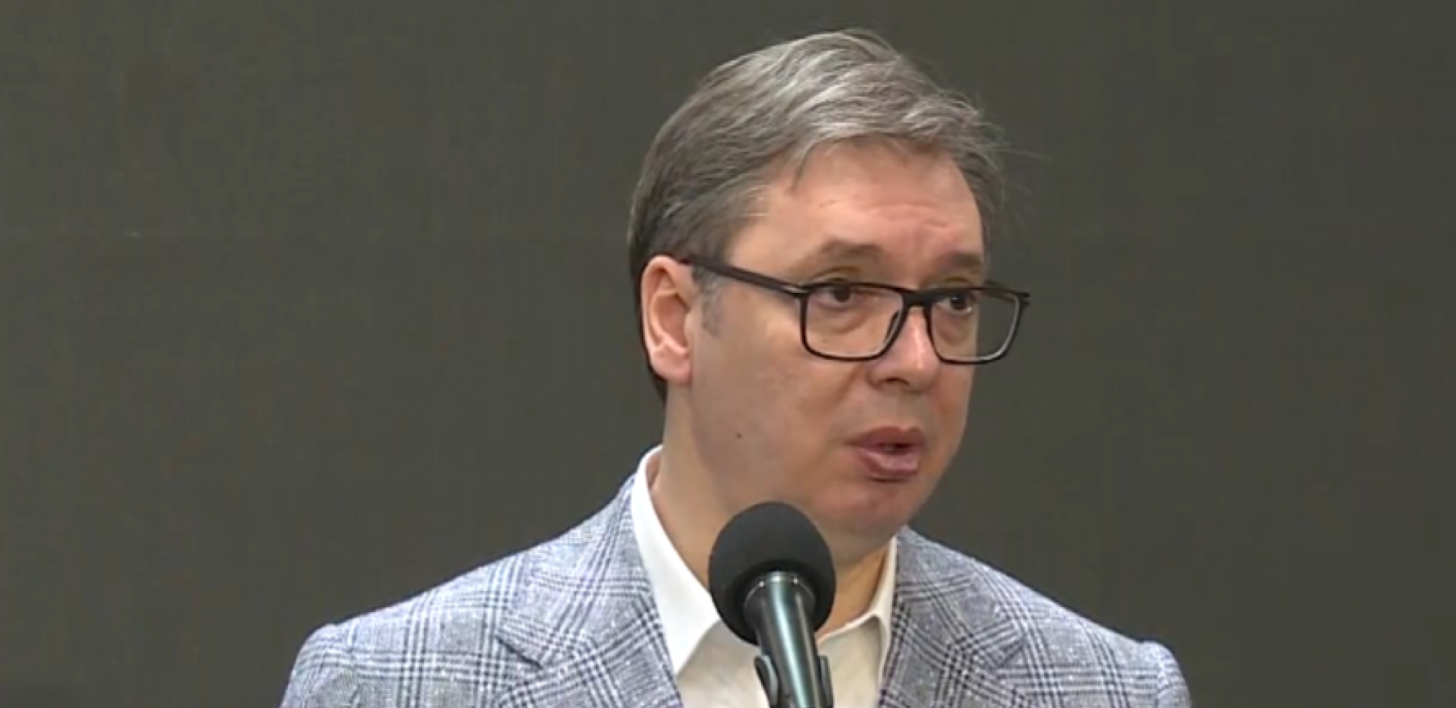 ZAPOSLENI ĆE IMATI PLATE IZNAD PROSEKA! Vučić saopštio odlične vesti za građane Valjeva (VIDEO)