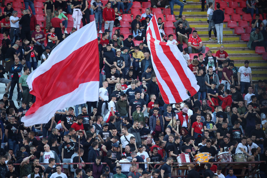 CRVENO-BELI ISKORISTILI PRVU MEČ LOPTU I ODBRANILI TITULU Zvezda je novi-stari šampion Srbije, het-trik Bukarija protiv TSC-a