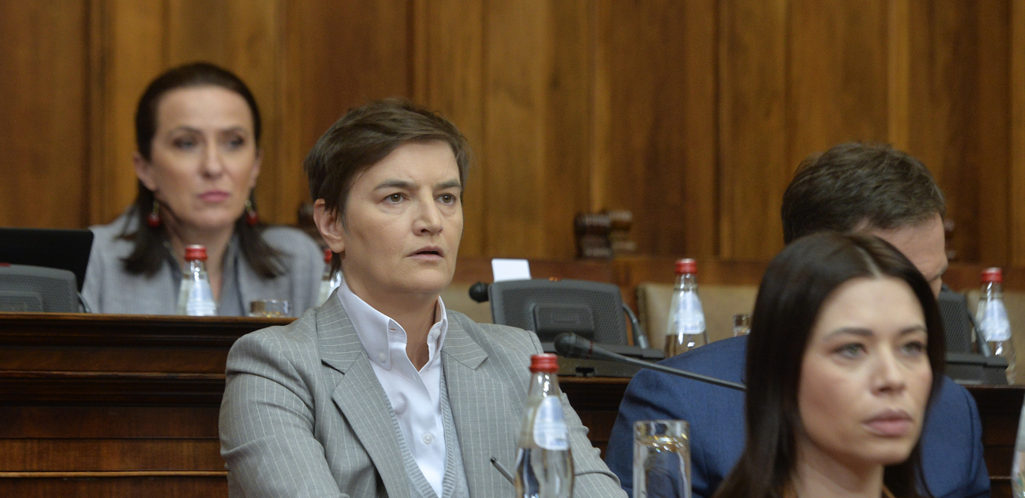 "OBRADOVIĆ JE OD 2005. GOVORIO DA JE TZV. KOSOVO NEZAVISNO!" Brnabić totalno razbucala Boška (VIDEO)