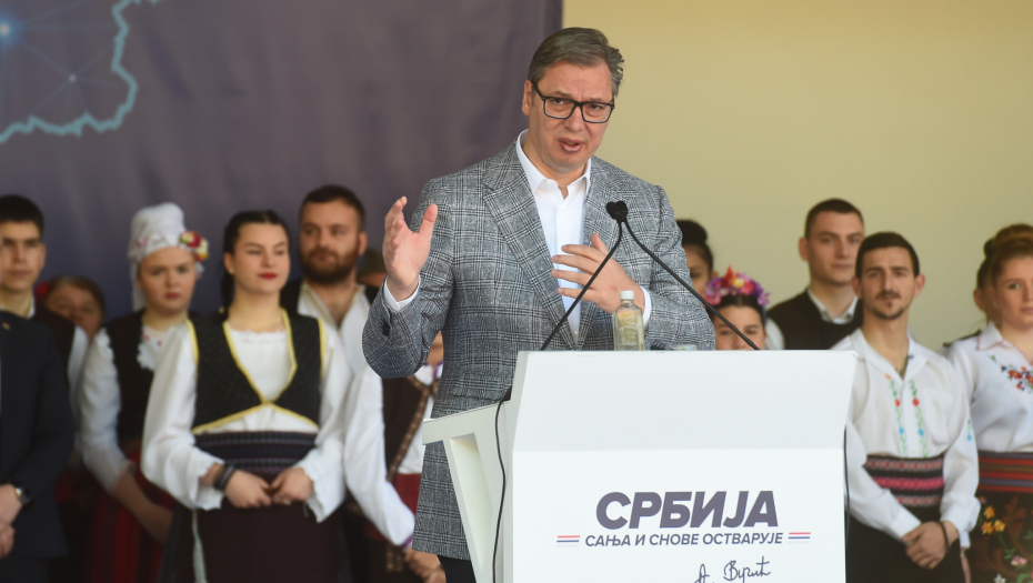 "SRBIJA NEĆE NI U NATO NI U BILO KOJI DRUGI VOJNI BLOK" Vučić: To vam garantujem kao vrhovni komandant