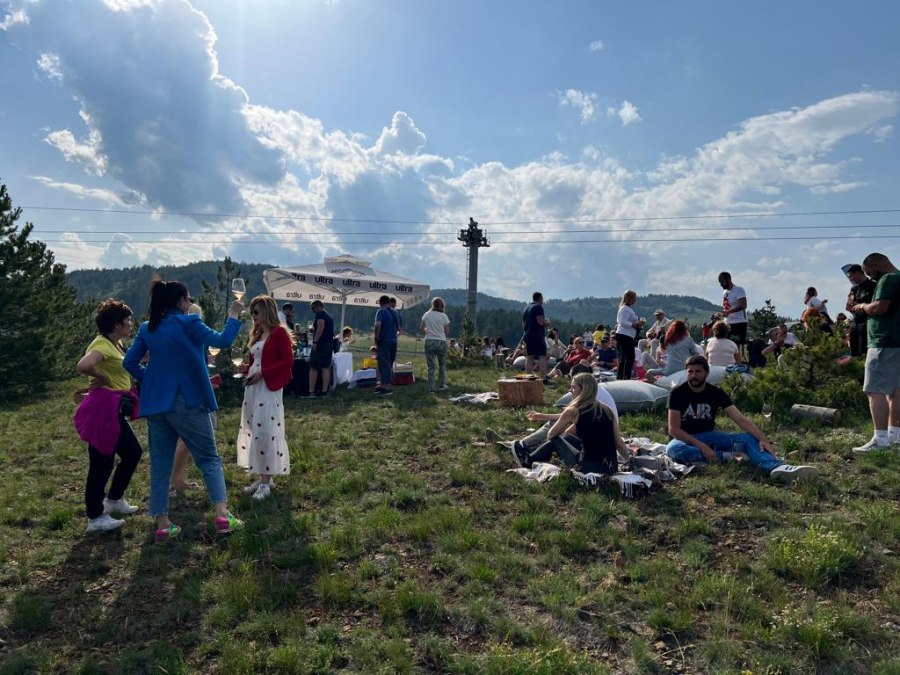 OVE GODINE NAS ČEKA JOŠ DRŽAVNIH PRAZNIKA I NERADNIH DANA Za pravoslavni Vaskrs mnoge čeka mini odmor