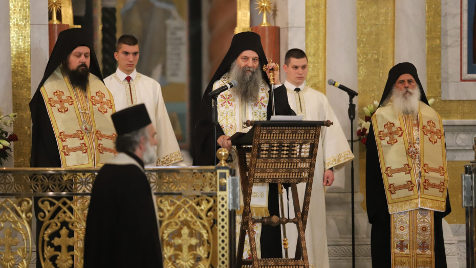 U Hramu Svetog Save počeo pomen stradalima u školi "Vladislav Ribnikar" (FOTO)