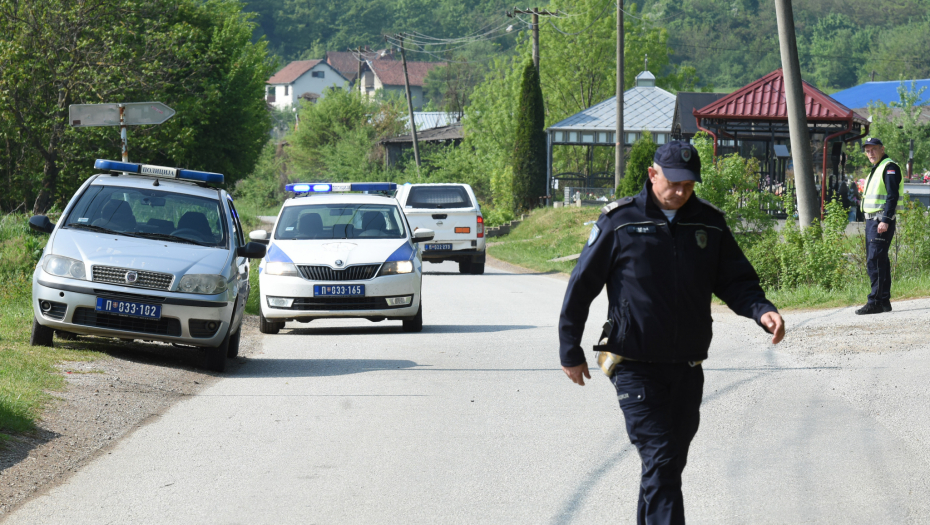 ''TATA, OVDE JE MASAKR'' Deda momka koji je ranjen u zločinu kod Mladenovca: ''Pozvao je oca i rekao da neko pucao na njih''