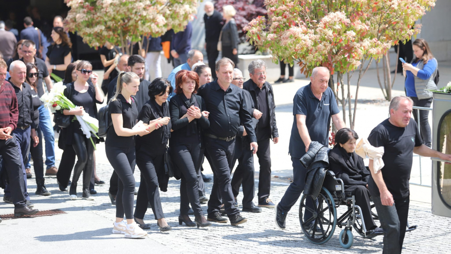 "RAŠIRIO JE KRILA MISLEĆI DA ĆE SAKUPITI ZLO OLOVO, TRAGEDIJU NIJE SPREČIO" Potresan govor porodice na sahrani ubijenog čuvara Dragana